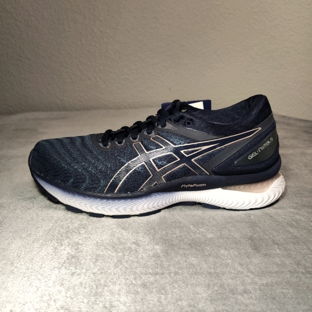 ASICS Women's GEL-Nimbus 22